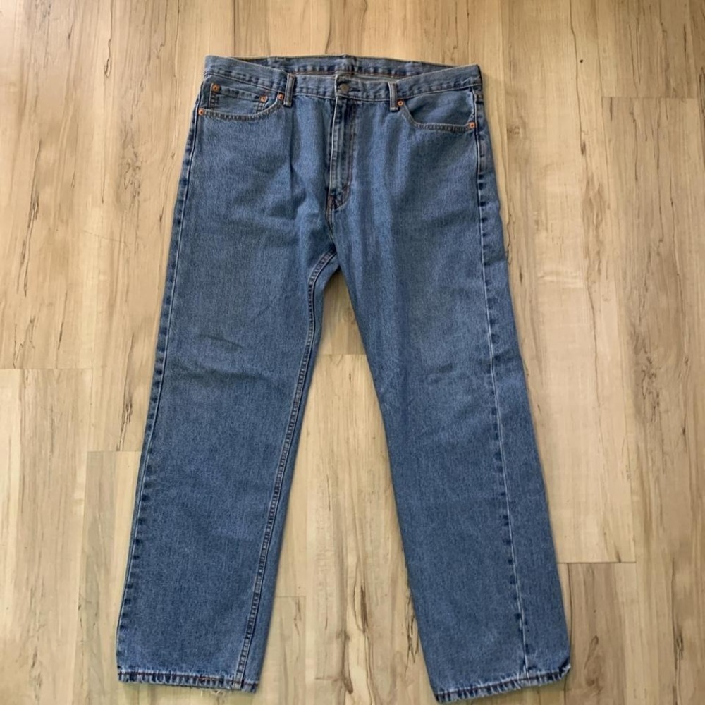 Levi's 505 classic relaxed fit denim jeans!! Blank, red label